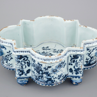 A Dutch Delft blue and white spice box, Samuel van Eenhoorn, De Grieksche A, 1674-1685